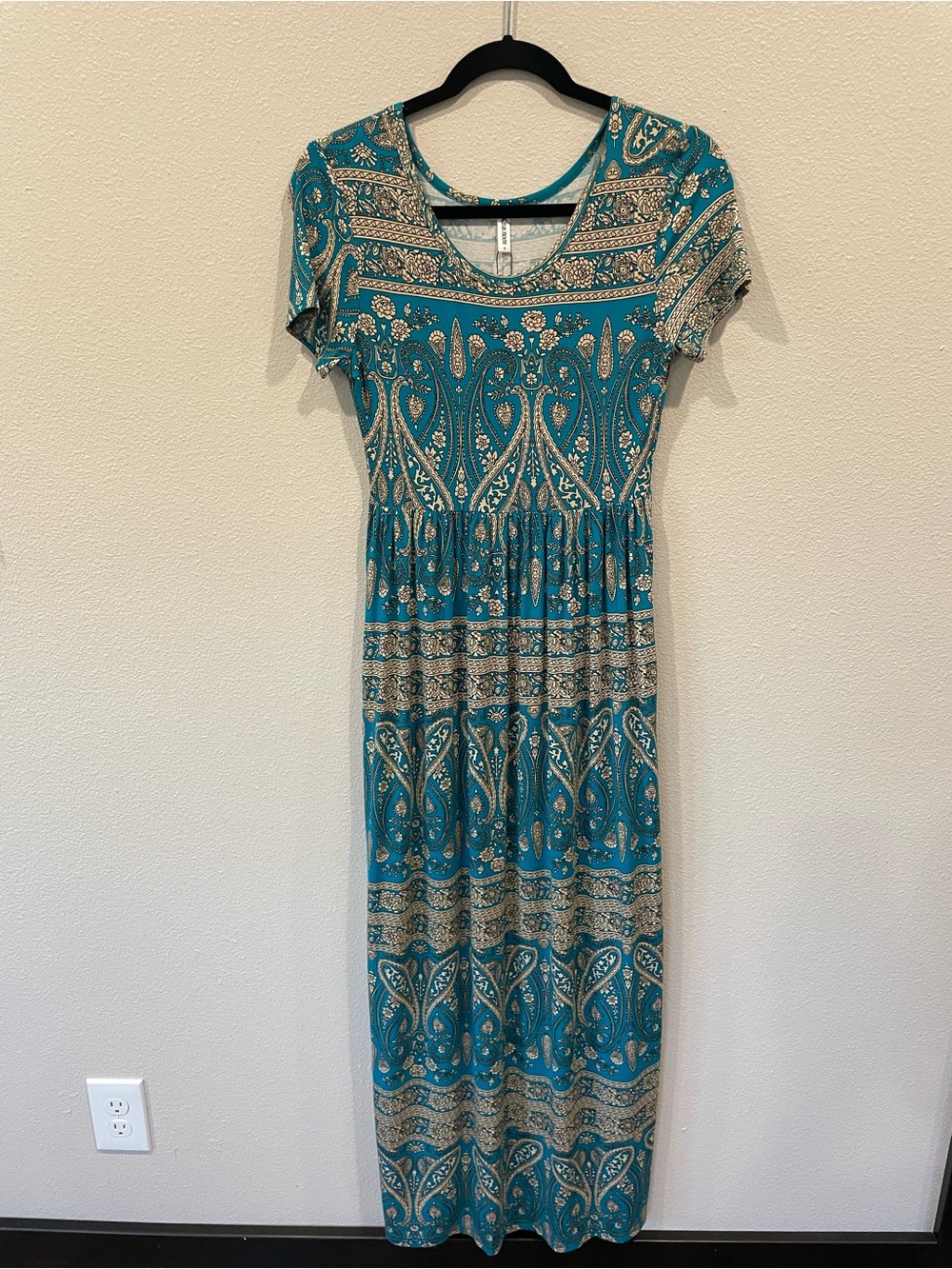 Da Moon Teal Paisley Maxi Dress